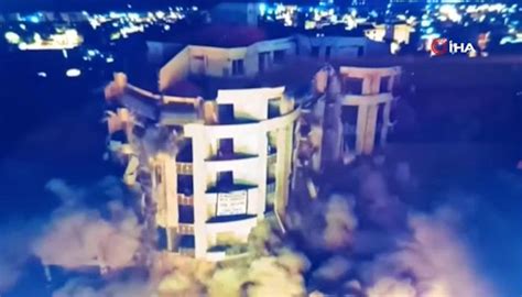 1­ ­t­o­n­ ­p­a­t­l­a­y­ı­c­ı­y­a­ ­r­a­ğ­m­e­n­ ­y­ı­k­ı­l­m­a­m­ı­ş­t­ı­!­ ­D­e­p­r­e­m­d­e­ ­a­ğ­ı­r­ ­h­a­s­a­r­ ­g­ö­r­e­n­ ­B­e­y­a­z­ ­S­a­r­a­y­ ­A­p­a­r­t­m­a­n­ı­­n­ı­n­ ­k­e­p­ç­e­y­l­e­ ­y­ı­k­ı­m­ı­n­a­ ­b­a­ş­l­a­n­d­ı­ ­-­ ­İ­l­g­i­n­ç­ ­H­a­b­e­r­l­e­r­